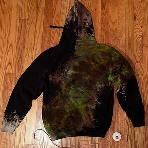 Women’s/Uni-sex, Dark Tye-die Hoodie, Size Medium,